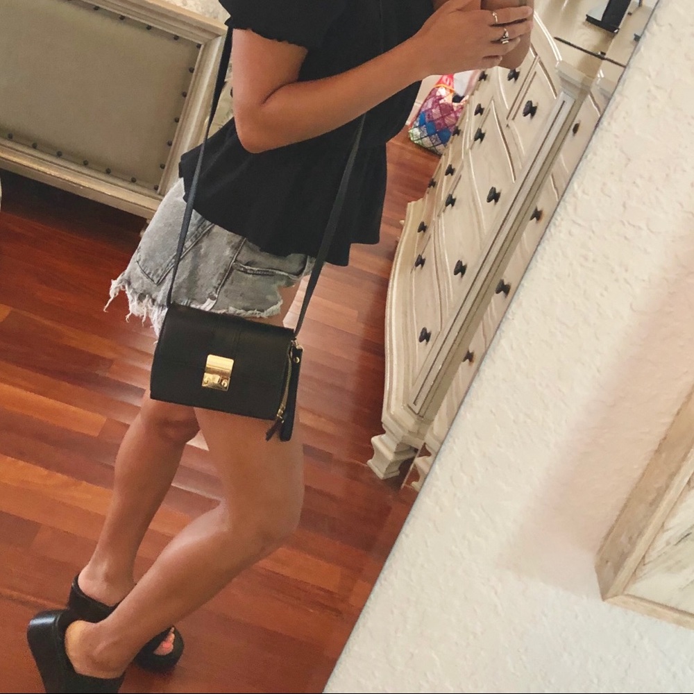 Black Muli Zipper Pocket Satchel